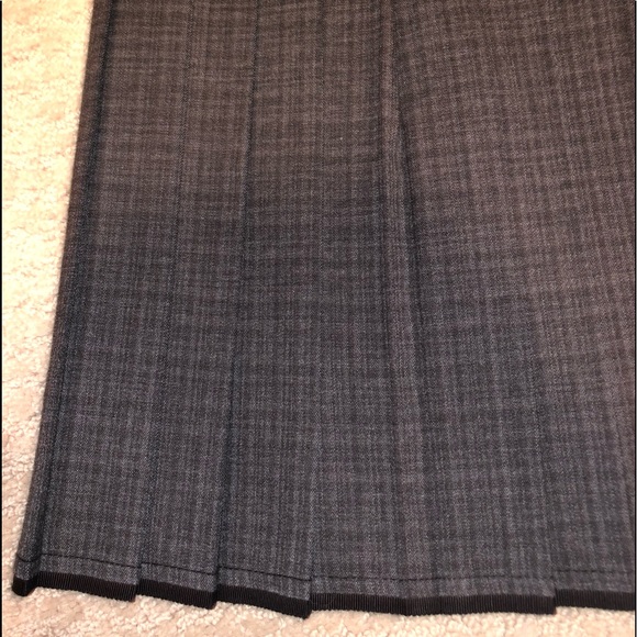 Elie Tahari skirt - Picture 3 of 4